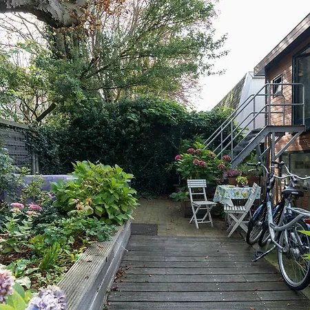 ゲストハウス The Modern Houseboat アムステルダム